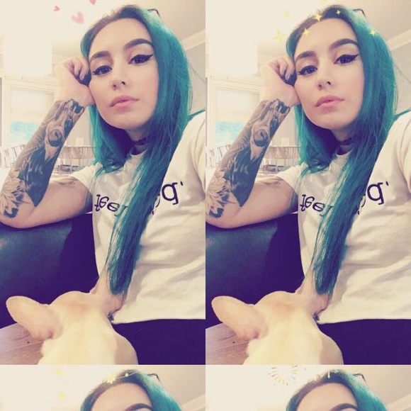 Meet your Posher, Melissa - Picture 1 of 1